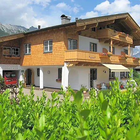 Ferienpension Bierbaumer Oda ve Kahvaltı Leogang