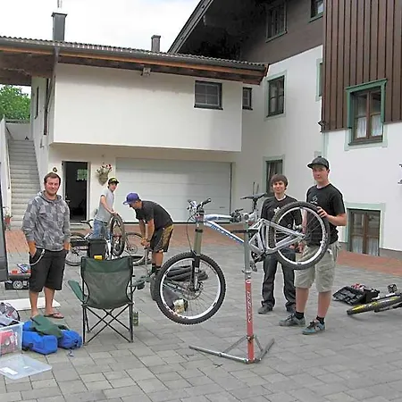Ferienpension Bierbaumer Oda ve Kahvaltı Leogang